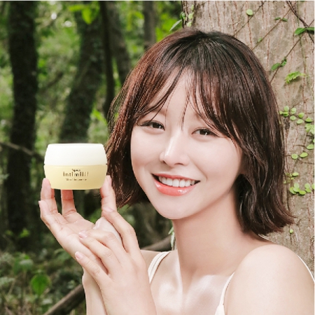 Kem dưỡng chứa tinh dầu làm trắng da NARIS INTIMILLI OIL IN CREME